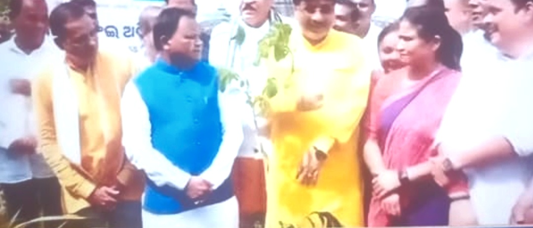 BMC conducts mass cleanliness drive near Lingaraj Temple